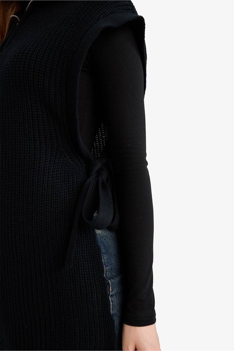 DeFacto Black Woman Regular Fit Knitwear Vest Casual - Image 4